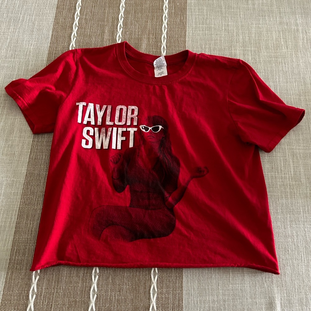 Taylor swift crop top